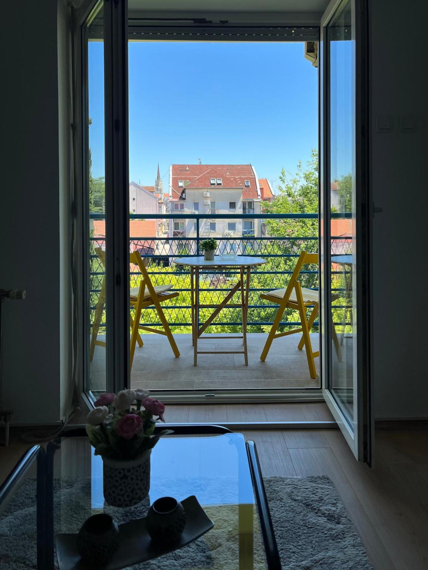 Apartment Vera With Free Garage Novi Sad Exterior photo